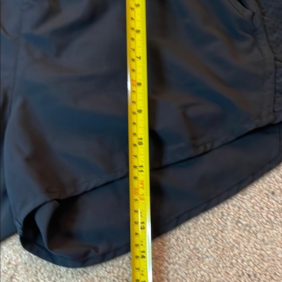 Under Armour black Fly-By 3” shorts - Picture 6 of 7